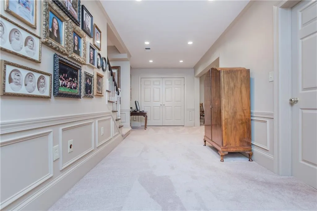 490 Tavern Circle, Sandy Springs, Georgia 30350, 4 Bedrooms Bedrooms, ,3 BathroomsBathrooms,Residential,Sold,490 Tavern Circle,6727128