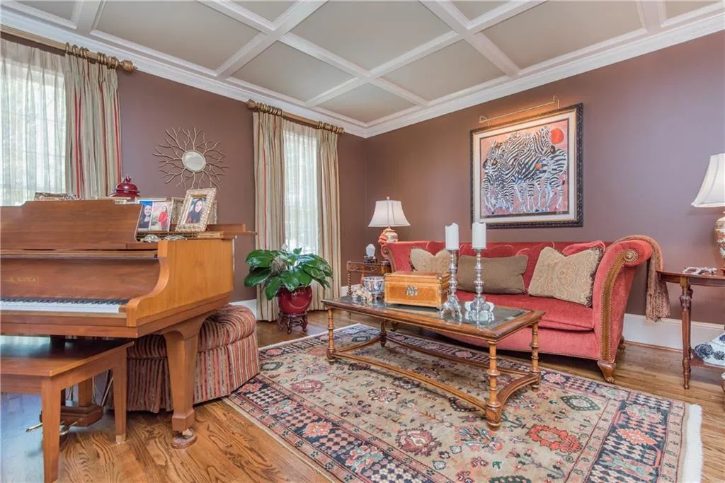 490 Tavern Circle, Sandy Springs, Georgia 30350, 4 Bedrooms Bedrooms, ,3 BathroomsBathrooms,Residential,Sold,490 Tavern Circle,6727128