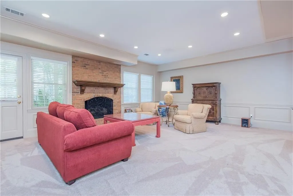 490 Tavern Circle, Sandy Springs, Georgia 30350, 4 Bedrooms Bedrooms, ,3 BathroomsBathrooms,Residential,Sold,490 Tavern Circle,6727128