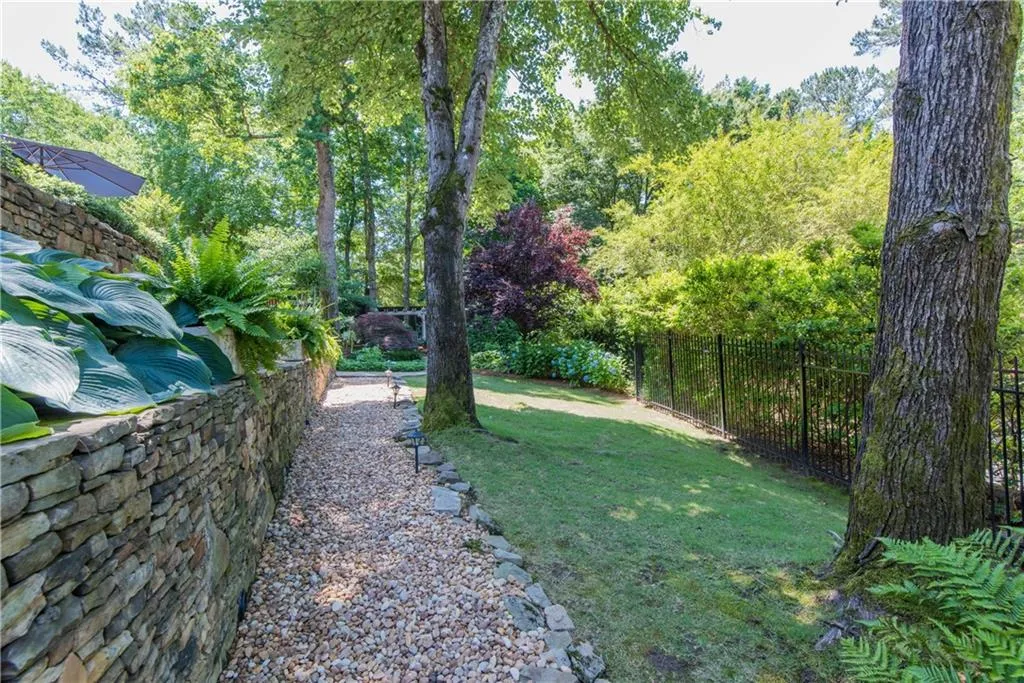 490 Tavern Circle, Sandy Springs, Georgia 30350, 4 Bedrooms Bedrooms, ,3 BathroomsBathrooms,Residential,Sold,490 Tavern Circle,6727128