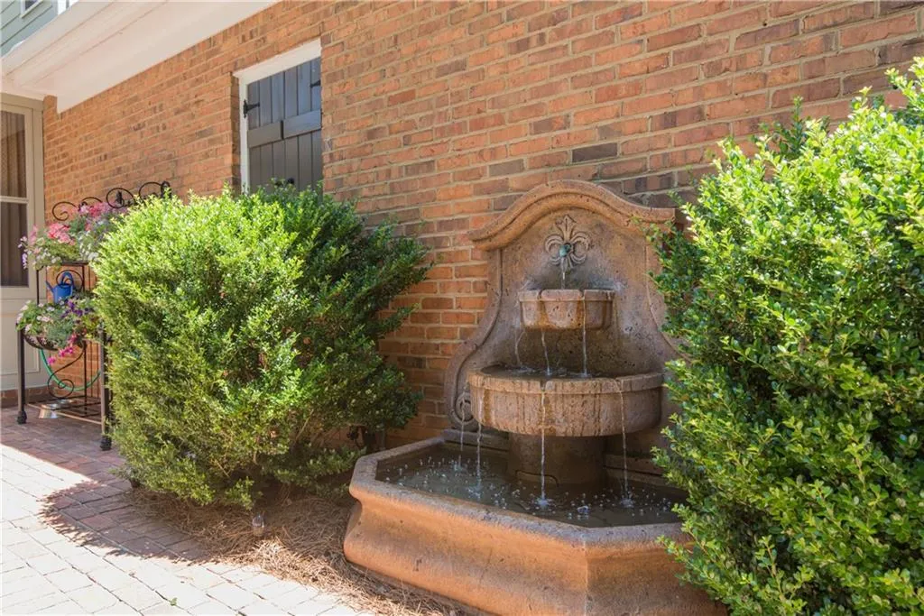 490 Tavern Circle, Sandy Springs, Georgia 30350, 4 Bedrooms Bedrooms, ,3 BathroomsBathrooms,Residential,Sold,490 Tavern Circle,6727128