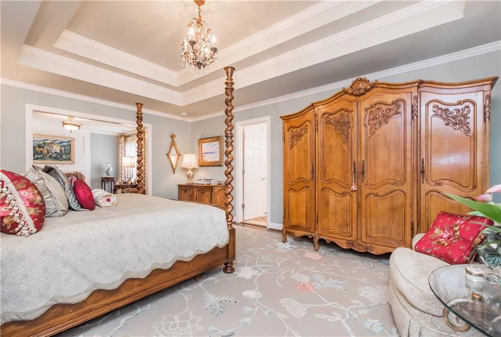 490 Tavern Circle, Sandy Springs, Georgia 30350, 4 Bedrooms Bedrooms, ,3 BathroomsBathrooms,Residential,Sold,490 Tavern Circle,6727128