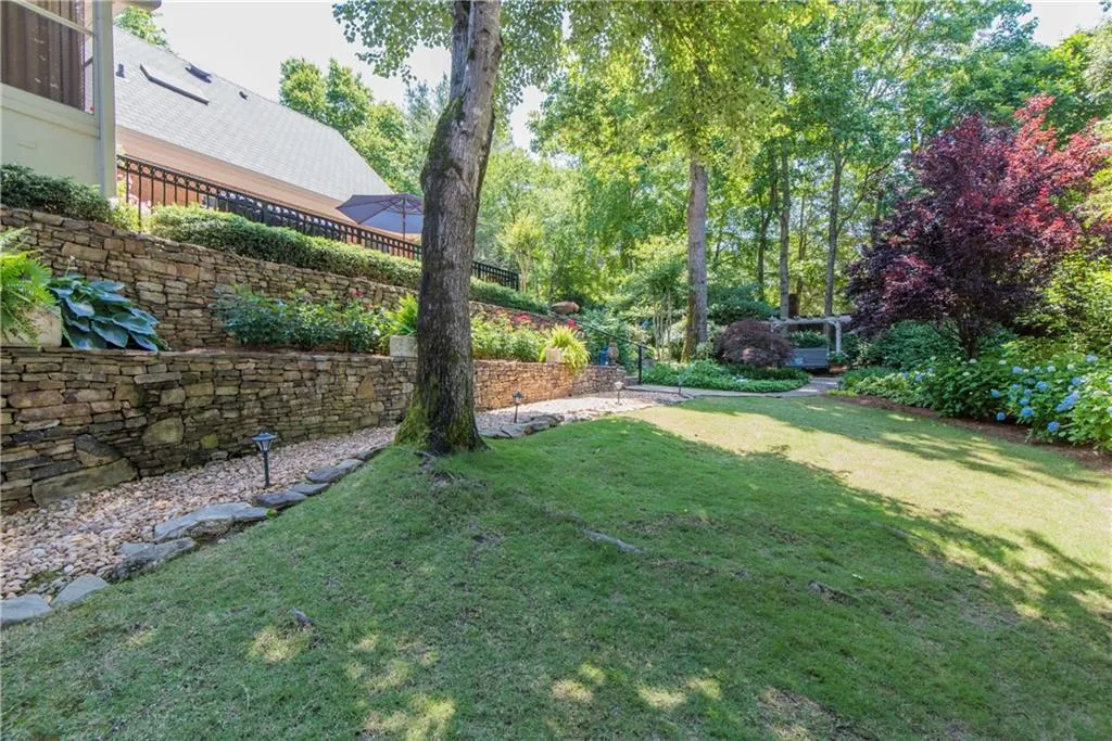 490 Tavern Circle, Sandy Springs, Georgia 30350, 4 Bedrooms Bedrooms, ,3 BathroomsBathrooms,Residential,Sold,490 Tavern Circle,6727128