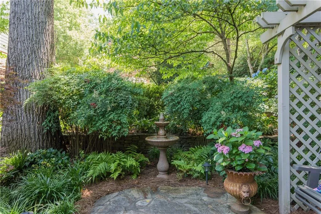 490 Tavern Circle, Sandy Springs, Georgia 30350, 4 Bedrooms Bedrooms, ,3 BathroomsBathrooms,Residential,Sold,490 Tavern Circle,6727128
