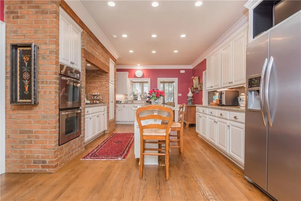 490 Tavern Circle, Sandy Springs, Georgia 30350, 4 Bedrooms Bedrooms, ,3 BathroomsBathrooms,Residential,Sold,490 Tavern Circle,6727128