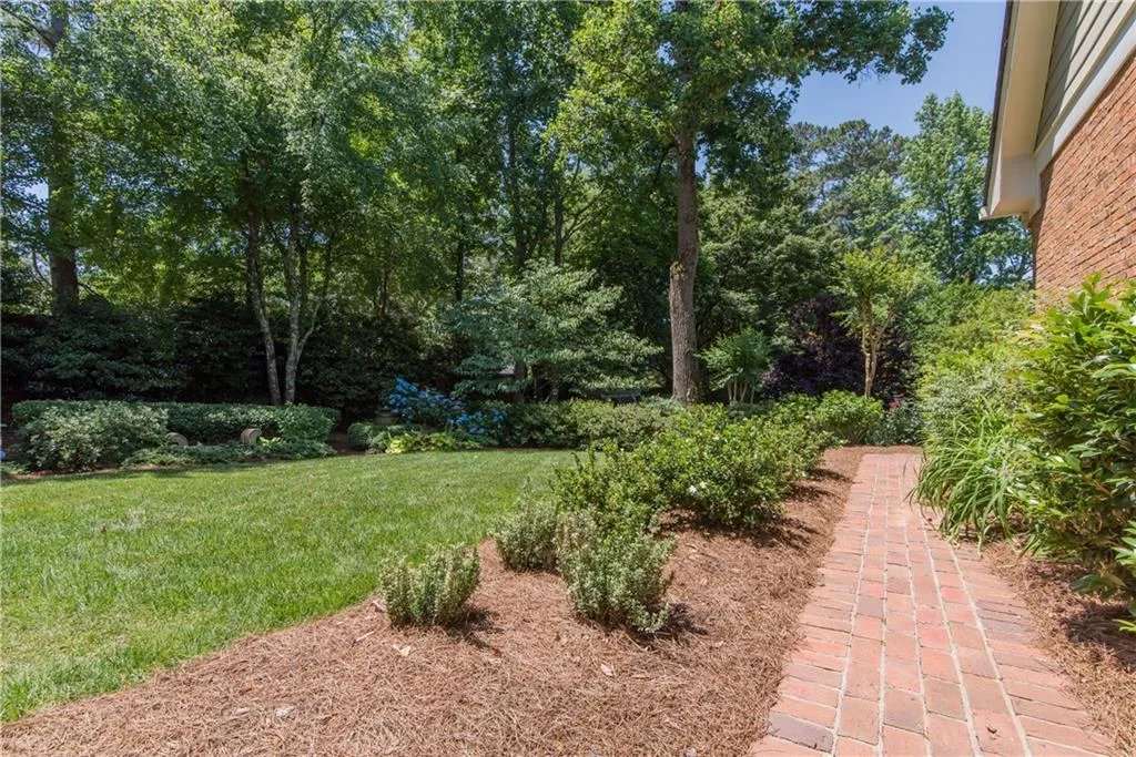 490 Tavern Circle, Sandy Springs, Georgia 30350, 4 Bedrooms Bedrooms, ,3 BathroomsBathrooms,Residential,Sold,490 Tavern Circle,6727128