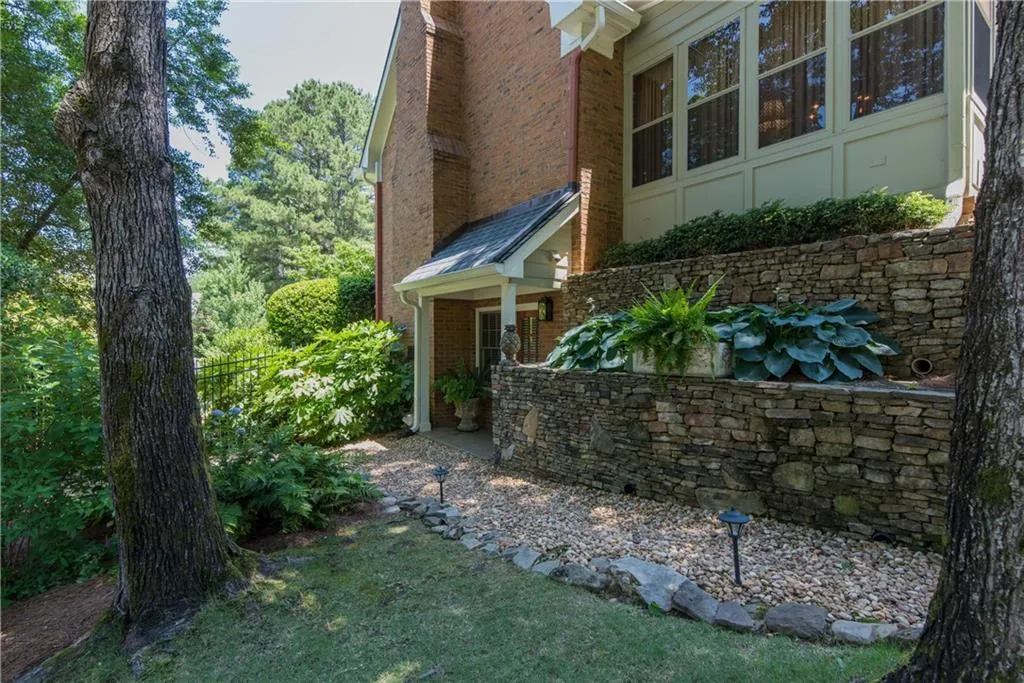 490 Tavern Circle, Sandy Springs, Georgia 30350, 4 Bedrooms Bedrooms, ,3 BathroomsBathrooms,Residential,Sold,490 Tavern Circle,6727128