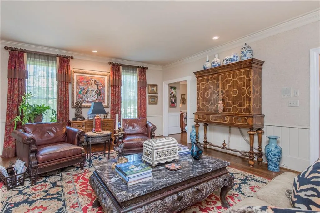 490 Tavern Circle, Sandy Springs, Georgia 30350, 4 Bedrooms Bedrooms, ,3 BathroomsBathrooms,Residential,Sold,490 Tavern Circle,6727128