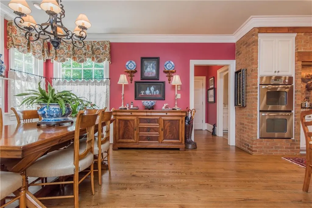 490 Tavern Circle, Sandy Springs, Georgia 30350, 4 Bedrooms Bedrooms, ,3 BathroomsBathrooms,Residential,Sold,490 Tavern Circle,6727128