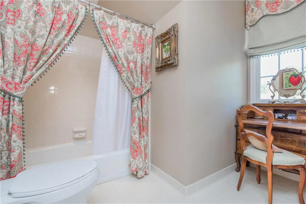 490 Tavern Circle, Sandy Springs, Georgia 30350, 4 Bedrooms Bedrooms, ,3 BathroomsBathrooms,Residential,Sold,490 Tavern Circle,6727128