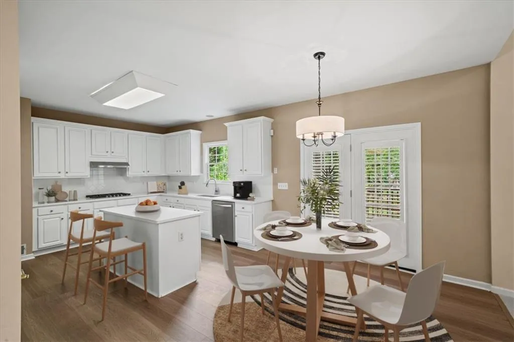 740 Orchard Court, Sandy Springs, Georgia 30328, 4 Bedrooms Bedrooms, ,3 BathroomsBathrooms,Residential,Sold,740 Orchard Court,7595115
