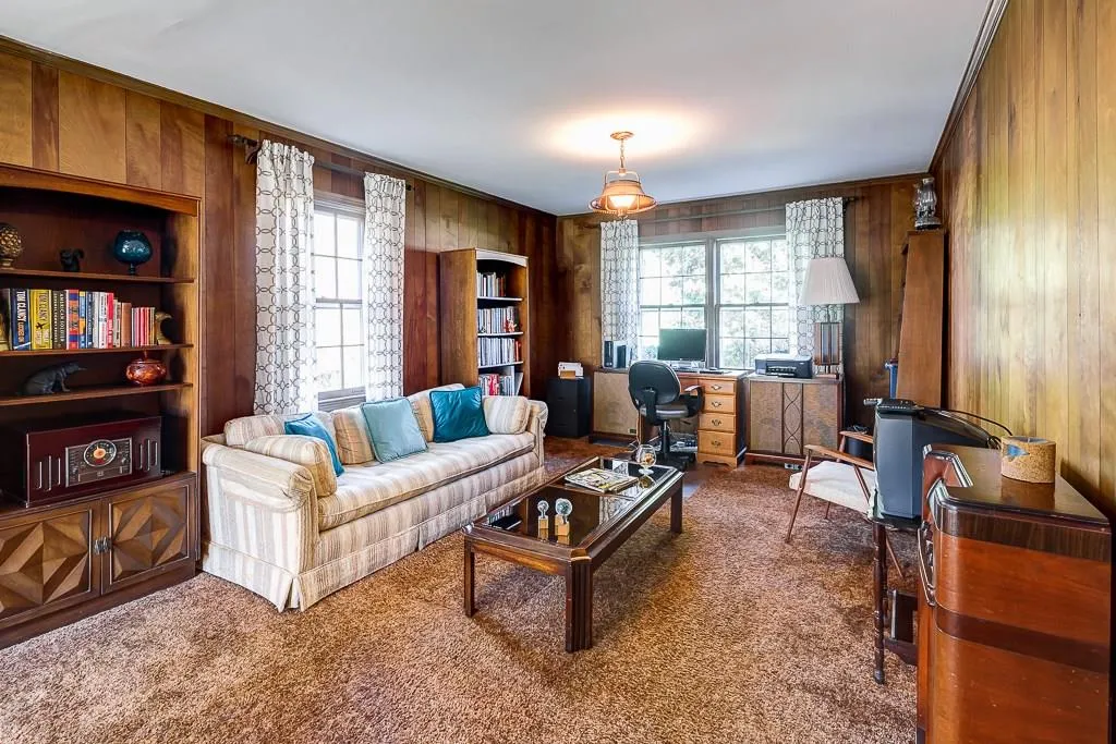 105 W Spalding Drive, Sandy Springs, Georgia 30328, 4 Bedrooms Bedrooms, ,3 BathroomsBathrooms,Residential,Sold,105 W Spalding Drive,5627822