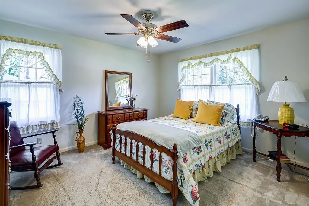 105 W Spalding Drive, Sandy Springs, Georgia 30328, 4 Bedrooms Bedrooms, ,3 BathroomsBathrooms,Residential,Sold,105 W Spalding Drive,5627822