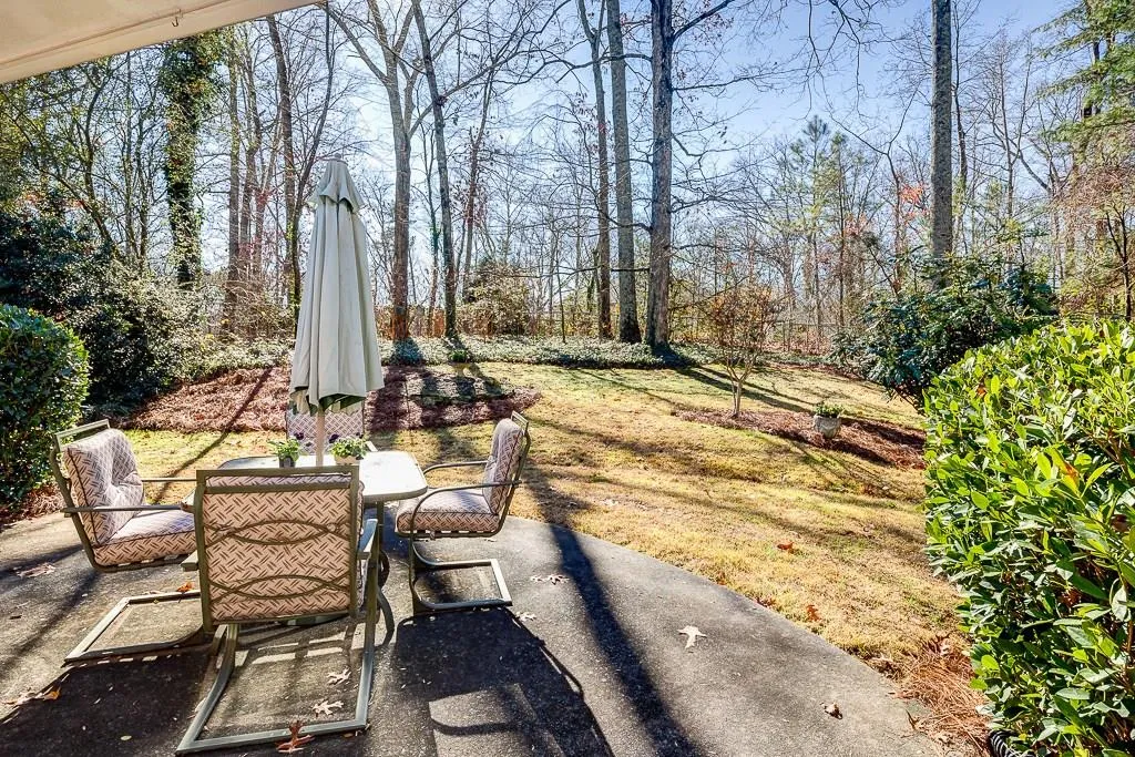 105 W Spalding Drive, Sandy Springs, Georgia 30328, 4 Bedrooms Bedrooms, ,3 BathroomsBathrooms,Residential,Sold,105 W Spalding Drive,5627822