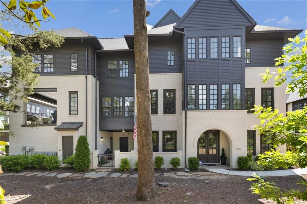 6592 Aria Village Drive, Atlanta, Georgia 30328, 3 Bedrooms Bedrooms, ,3 BathroomsBathrooms,Residential,Sold,6592 Aria Village Drive,7039703