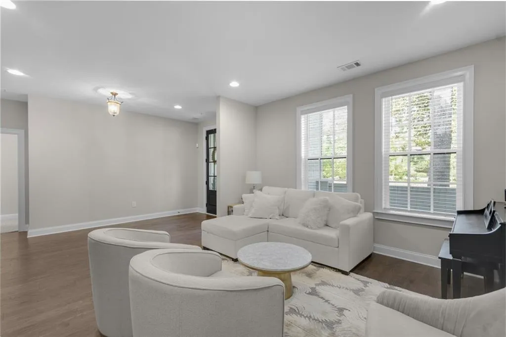 6592 Aria Village Drive, Atlanta, Georgia 30328, 3 Bedrooms Bedrooms, ,3 BathroomsBathrooms,Residential,Sold,6592 Aria Village Drive,7039703