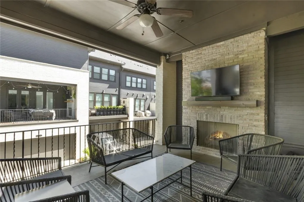 6592 Aria Village Drive, Atlanta, Georgia 30328, 3 Bedrooms Bedrooms, ,3 BathroomsBathrooms,Residential,Sold,6592 Aria Village Drive,7039703