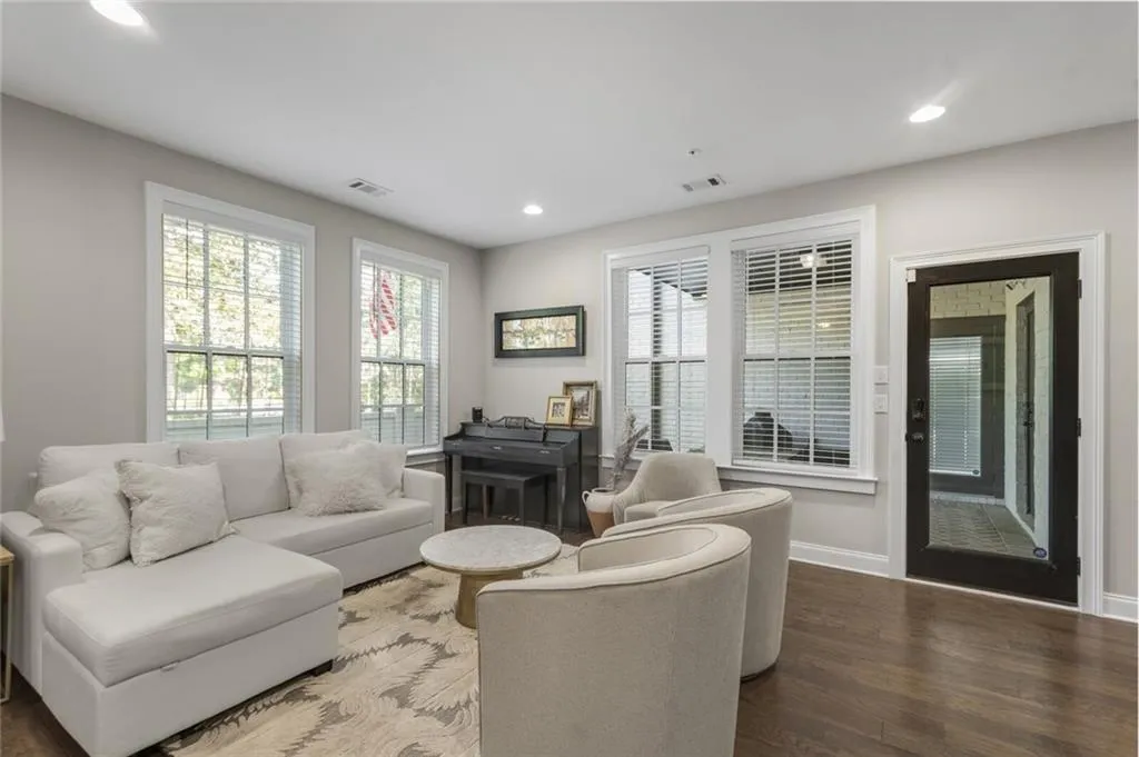 6592 Aria Village Drive, Atlanta, Georgia 30328, 3 Bedrooms Bedrooms, ,3 BathroomsBathrooms,Residential,Sold,6592 Aria Village Drive,7039703