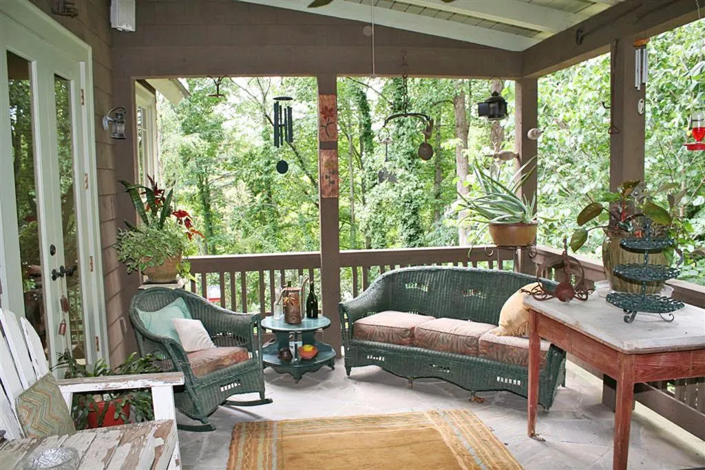 5045 Powers Ferry Road Nw, Atlanta, Georgia 30327, 5 Bedrooms Bedrooms, ,3 BathroomsBathrooms,Residential,Sold,5045 Powers Ferry Road Nw,5544255