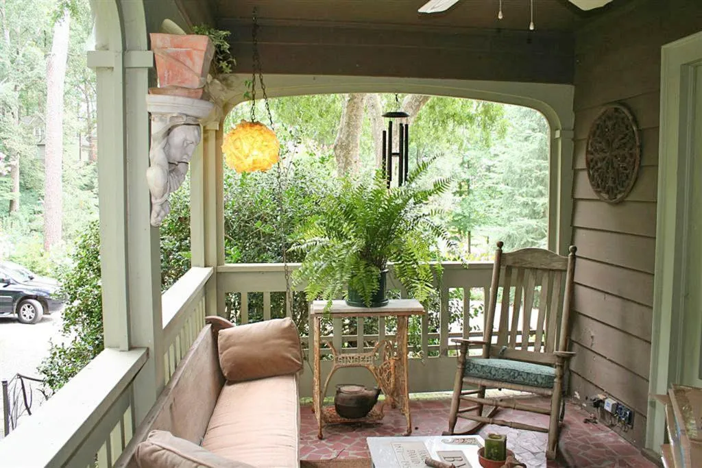 5045 Powers Ferry Road Nw, Atlanta, Georgia 30327, 5 Bedrooms Bedrooms, ,3 BathroomsBathrooms,Residential,Sold,5045 Powers Ferry Road Nw,5544255