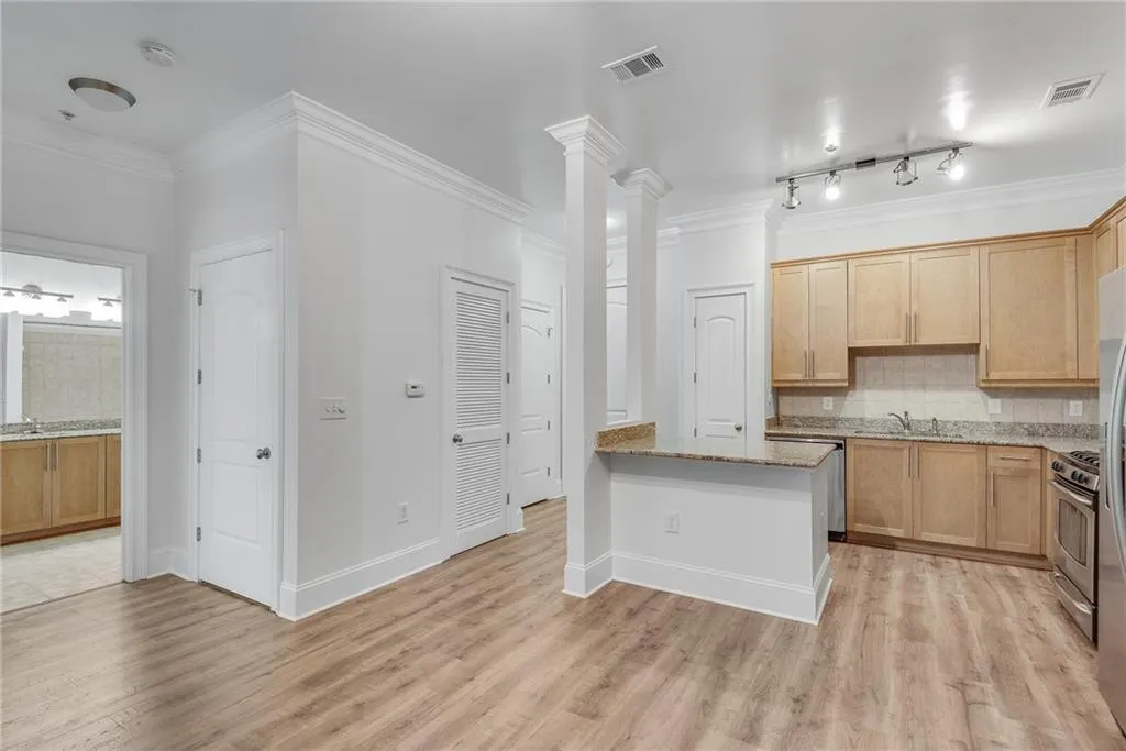 1055 Piedmont Avenue Ne Unit 117, Atlanta, Georgia 30309, 1 Bedroom Bedrooms, ,1 BathroomBathrooms,Residential,For Sale,1055 Piedmont Avenue Ne Unit 117,7652803