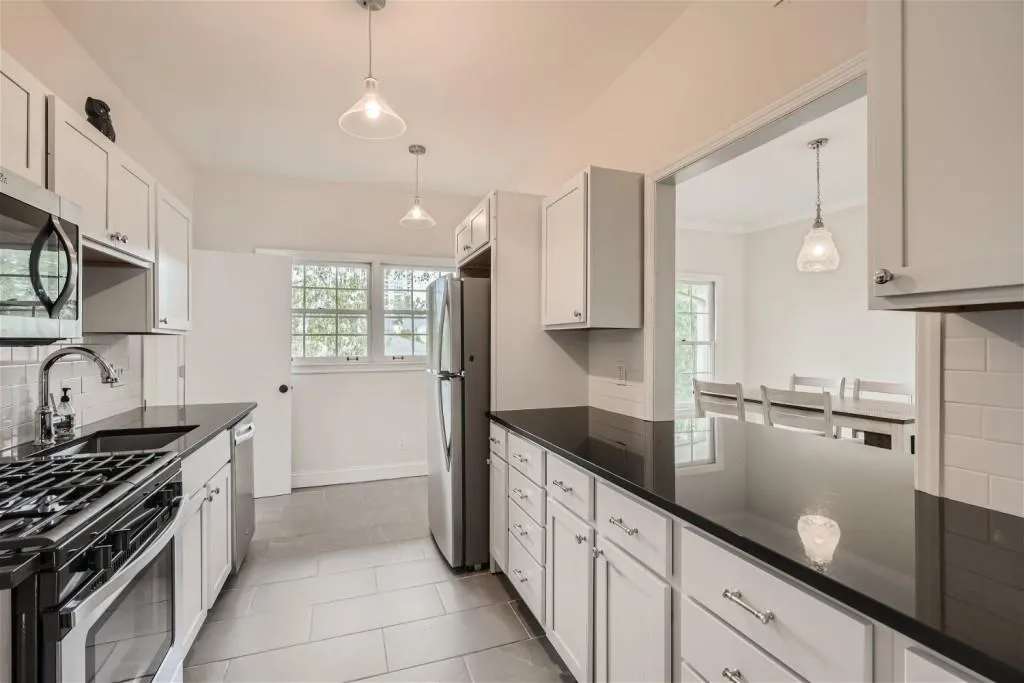 3685 Cantrell Road Ne, Atlanta, Georgia 30319, ,Residential Income,For Sale,3685 Cantrell Road Ne,7648019