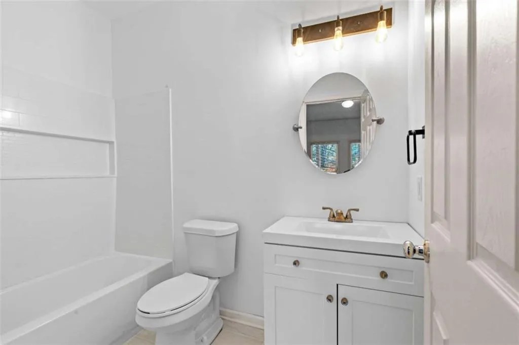 5270 Kershaw Court, Atlanta, Georgia 30339, 3 Bedrooms Bedrooms, ,3 BathroomsBathrooms,Residential,For Sale,5270 Kershaw Court,7668464