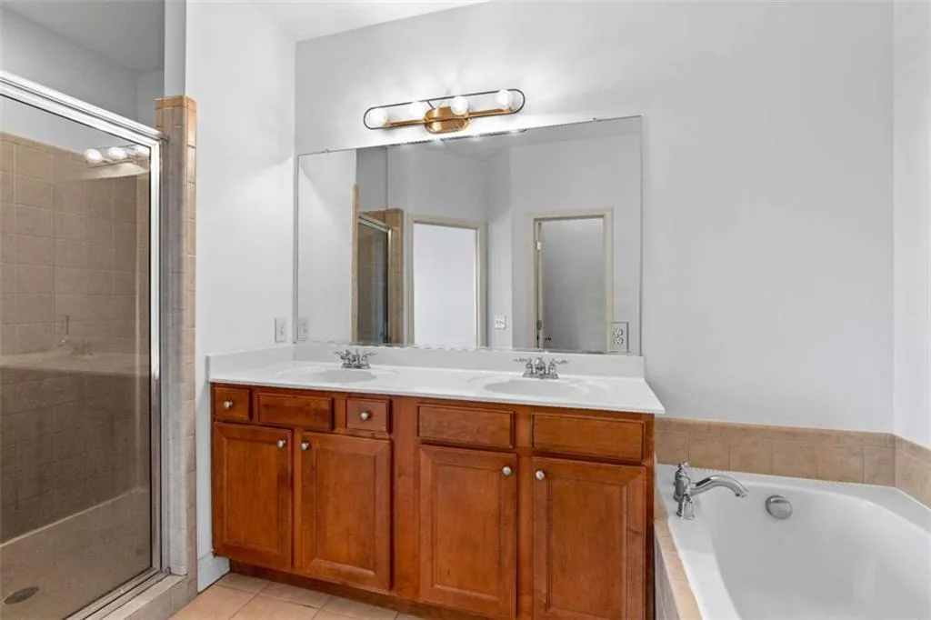 5270 Kershaw Court, Atlanta, Georgia 30339, 3 Bedrooms Bedrooms, ,3 BathroomsBathrooms,Residential,For Sale,5270 Kershaw Court,7668464
