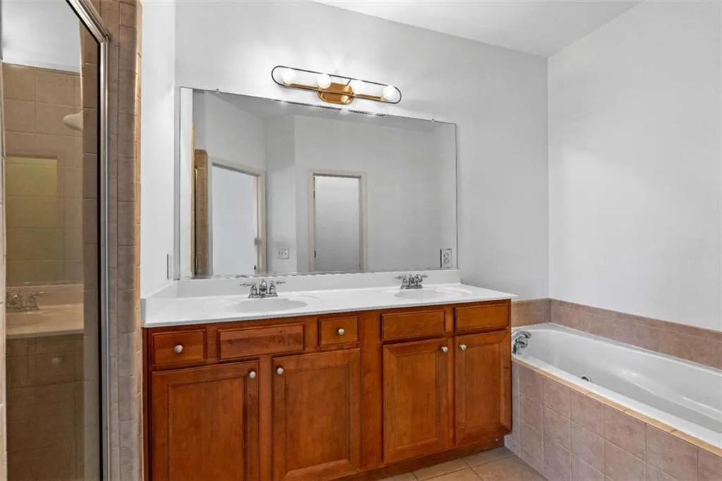 5270 Kershaw Court, Atlanta, Georgia 30339, 3 Bedrooms Bedrooms, ,3 BathroomsBathrooms,Residential,For Sale,5270 Kershaw Court,7668464