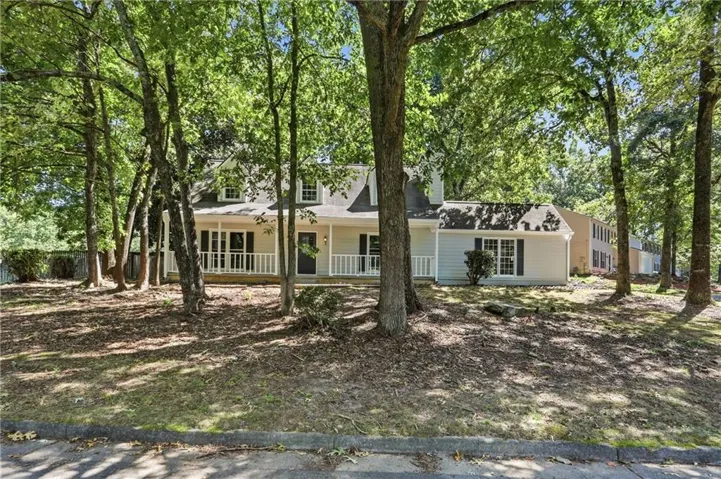 485 Barrington Loop, Roswell, Georgia 30076