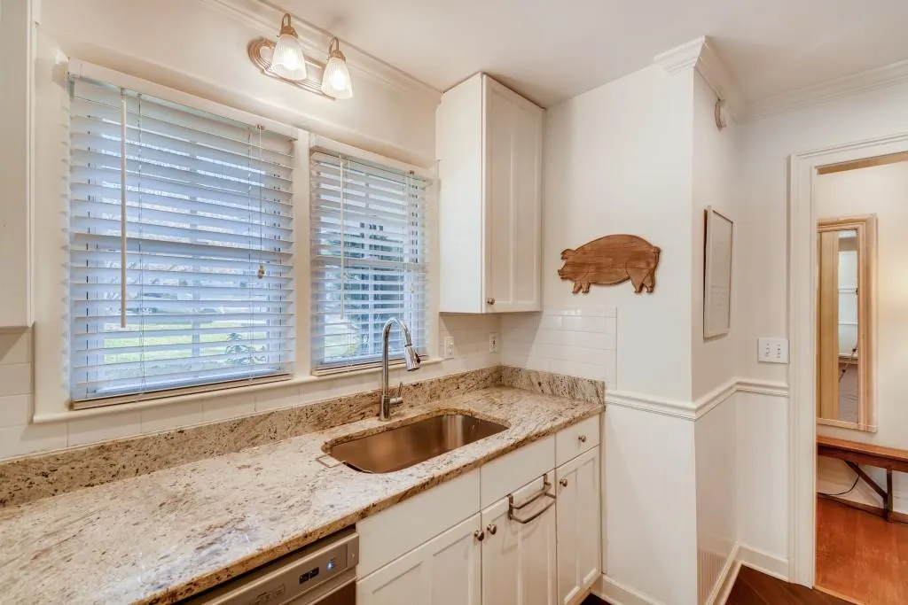 6046 Kayron Drive, Sandy Springs, Georgia 30328, 4 Bedrooms Bedrooms, ,3 BathroomsBathrooms,Residential,Sold,6046 Kayron Drive,6664962