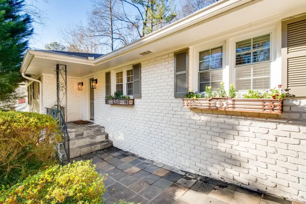 6046 Kayron Drive, Sandy Springs, Georgia 30328, 4 Bedrooms Bedrooms, ,3 BathroomsBathrooms,Residential,Sold,6046 Kayron Drive,6664962