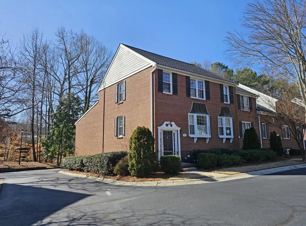 707 Dunwoody Chace Unit 707, Sandy Springs, Georgia 30328, 3 Bedrooms Bedrooms, ,2 BathroomsBathrooms,Residential,Sold,707 Dunwoody Chace Unit 707,7363678