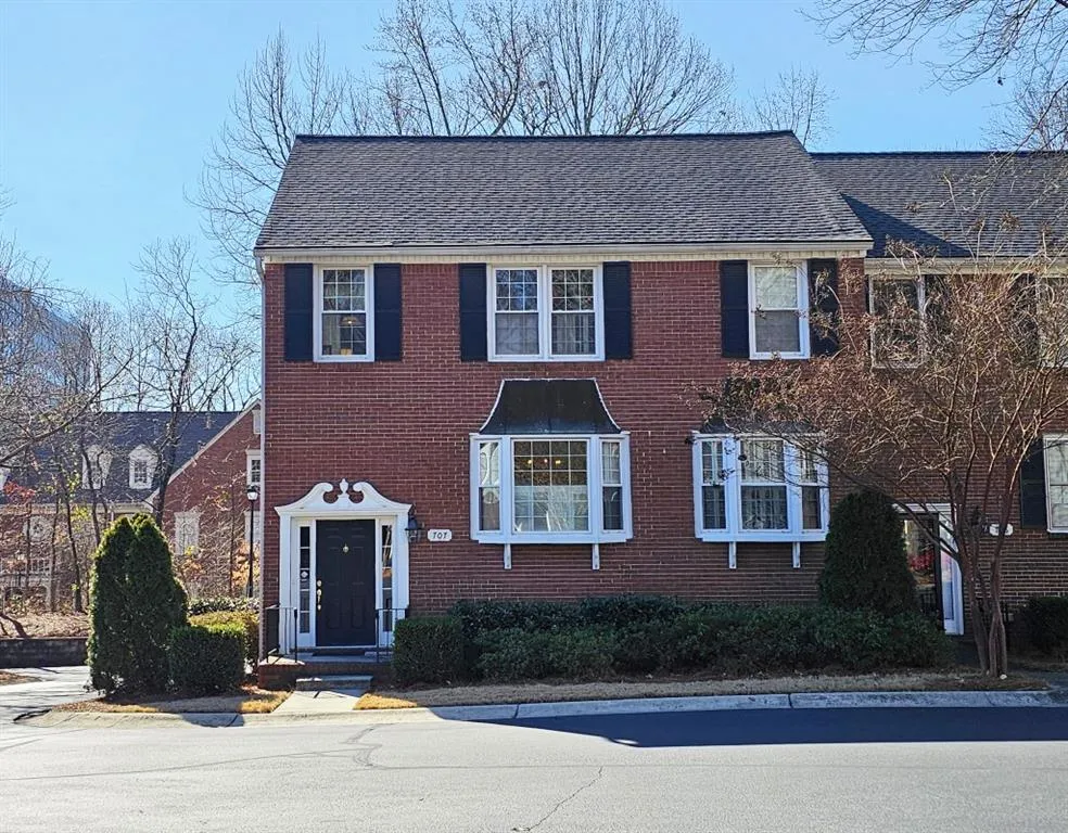 707 Dunwoody Chace Unit 707, Sandy Springs, Georgia 30328, 3 Bedrooms Bedrooms, ,2 BathroomsBathrooms,Residential,Sold,707 Dunwoody Chace Unit 707,7363678