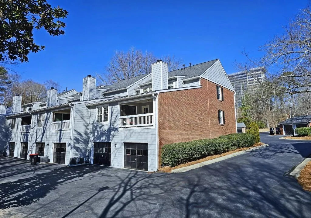 707 Dunwoody Chace Unit 707, Sandy Springs, Georgia 30328, 3 Bedrooms Bedrooms, ,2 BathroomsBathrooms,Residential,Sold,707 Dunwoody Chace Unit 707,7363678