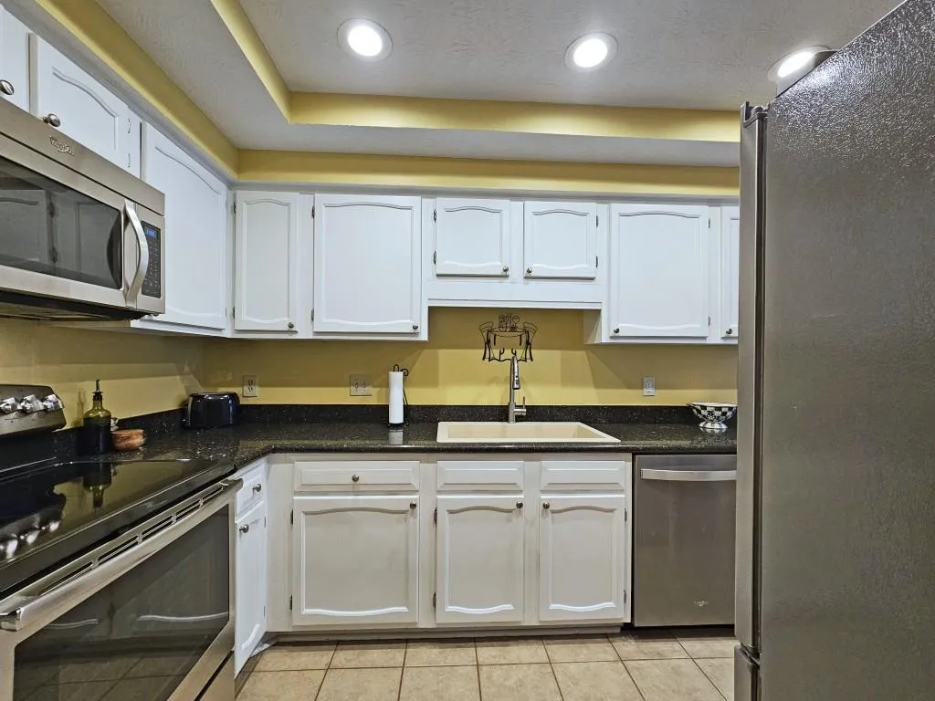 707 Dunwoody Chace Unit 707, Sandy Springs, Georgia 30328, 3 Bedrooms Bedrooms, ,2 BathroomsBathrooms,Residential,Sold,707 Dunwoody Chace Unit 707,7363678