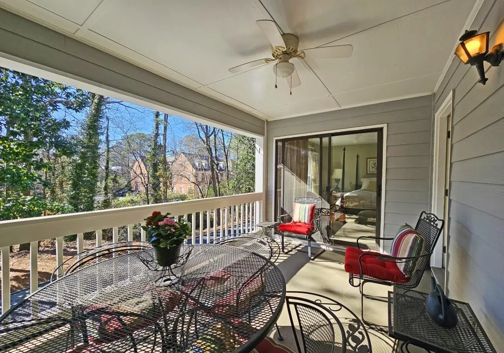 707 Dunwoody Chace Unit 707, Sandy Springs, Georgia 30328, 3 Bedrooms Bedrooms, ,2 BathroomsBathrooms,Residential,Sold,707 Dunwoody Chace Unit 707,7363678