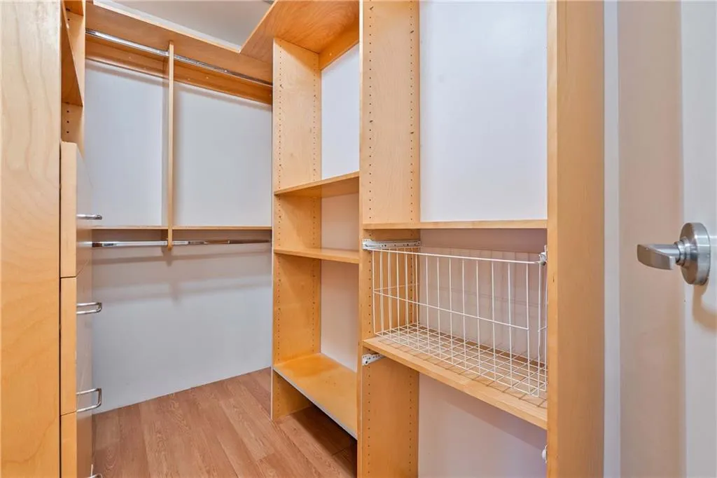 3235 Roswell Road Ne Unit 505, Atlanta, Georgia 30305, 2 Bedrooms Bedrooms, ,2 BathroomsBathrooms,Residential,For Sale,3235 Roswell Road Ne Unit 505,7635156