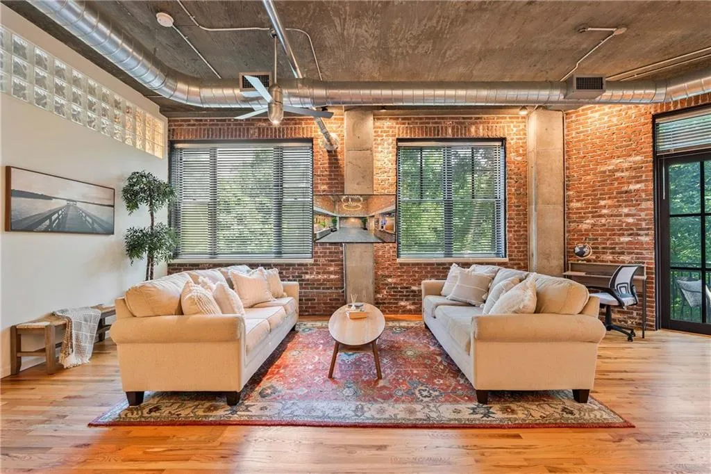 3235 Roswell Road Ne Unit 505, Atlanta, Georgia 30305, 2 Bedrooms Bedrooms, ,2 BathroomsBathrooms,Residential,For Sale,3235 Roswell Road Ne Unit 505,7635156