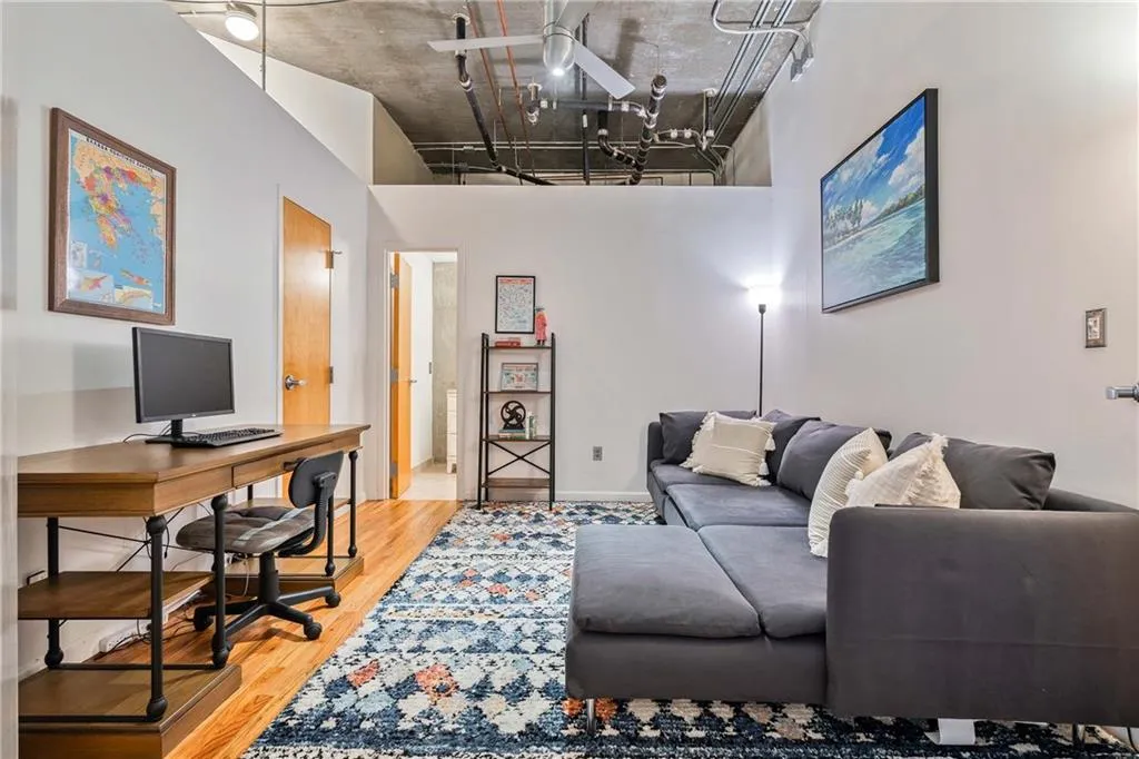 3235 Roswell Road Ne Unit 505, Atlanta, Georgia 30305, 2 Bedrooms Bedrooms, ,2 BathroomsBathrooms,Residential,For Sale,3235 Roswell Road Ne Unit 505,7635156