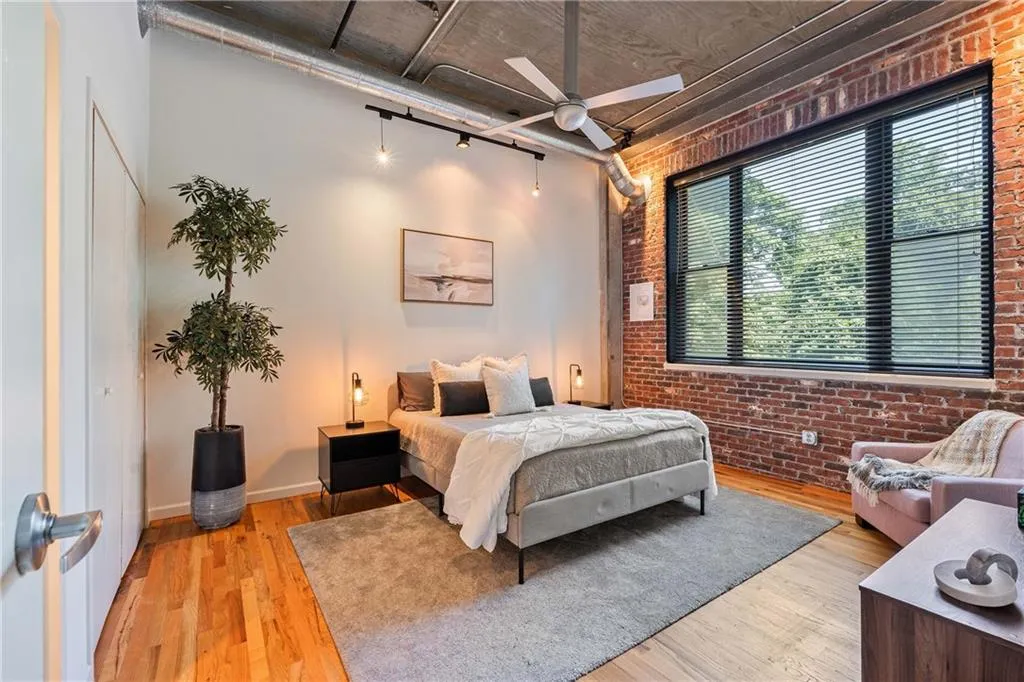 3235 Roswell Road Ne Unit 505, Atlanta, Georgia 30305, 2 Bedrooms Bedrooms, ,2 BathroomsBathrooms,Residential,For Sale,3235 Roswell Road Ne Unit 505,7635156