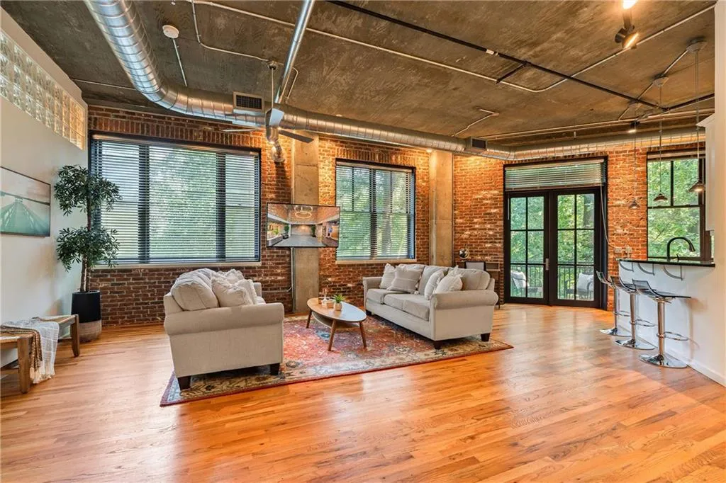 3235 Roswell Road Ne Unit 505, Atlanta, Georgia 30305, 2 Bedrooms Bedrooms, ,2 BathroomsBathrooms,Residential,For Sale,3235 Roswell Road Ne Unit 505,7635156
