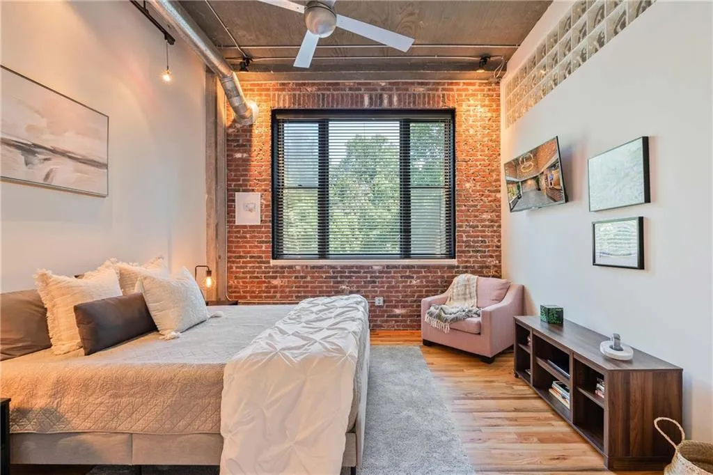 3235 Roswell Road Ne Unit 505, Atlanta, Georgia 30305, 2 Bedrooms Bedrooms, ,2 BathroomsBathrooms,Residential,For Sale,3235 Roswell Road Ne Unit 505,7635156