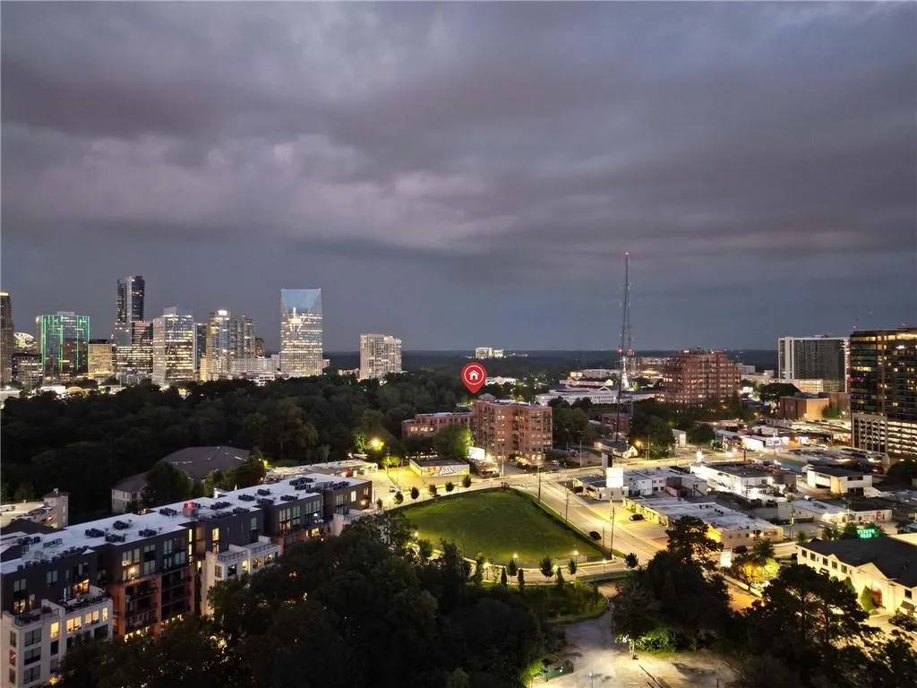 3235 Roswell Road Ne Unit 505, Atlanta, Georgia 30305, 2 Bedrooms Bedrooms, ,2 BathroomsBathrooms,Residential,For Sale,3235 Roswell Road Ne Unit 505,7635156