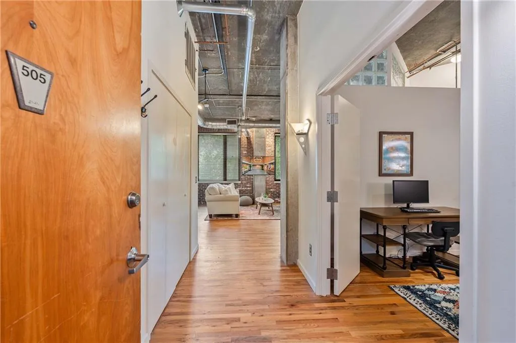 3235 Roswell Road Ne Unit 505, Atlanta, Georgia 30305, 2 Bedrooms Bedrooms, ,2 BathroomsBathrooms,Residential,For Sale,3235 Roswell Road Ne Unit 505,7635156