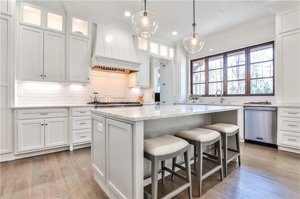 5120 Powers Ferry Road, Atlanta, Georgia 30327, 5 Bedrooms Bedrooms, ,5 BathroomsBathrooms,Residential,Sold,5120 Powers Ferry Road,7228382