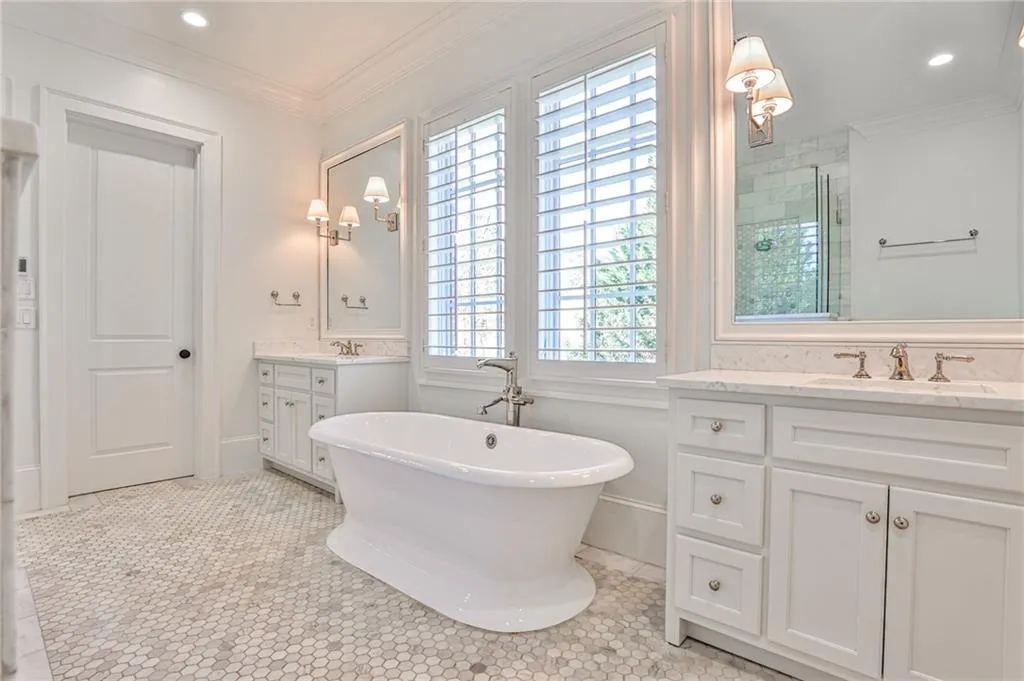 5120 Powers Ferry Road, Atlanta, Georgia 30327, 5 Bedrooms Bedrooms, ,5 BathroomsBathrooms,Residential,Sold,5120 Powers Ferry Road,7228382