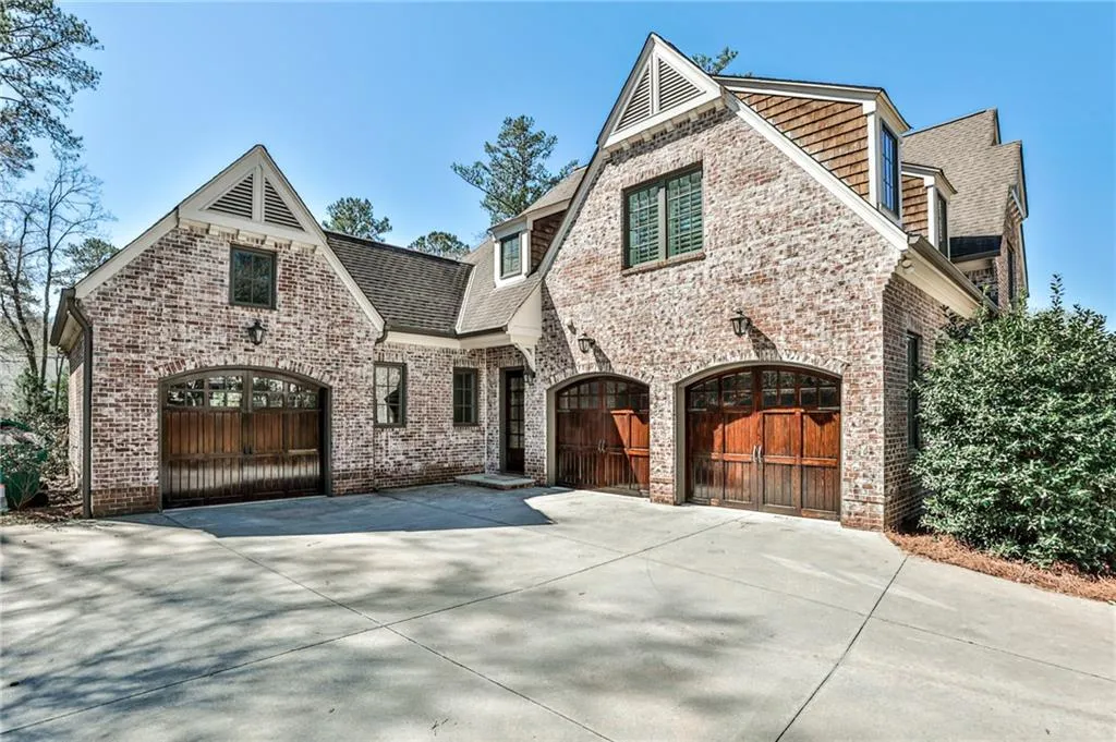 5120 Powers Ferry Road, Atlanta, Georgia 30327, 5 Bedrooms Bedrooms, ,5 BathroomsBathrooms,Residential,Sold,5120 Powers Ferry Road,7228382