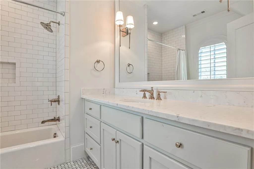 5120 Powers Ferry Road, Atlanta, Georgia 30327, 5 Bedrooms Bedrooms, ,5 BathroomsBathrooms,Residential,Sold,5120 Powers Ferry Road,7228382