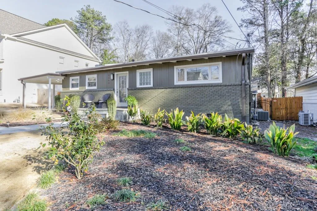 2363 Nesbitt Drive Ne, Brookhaven, Georgia 30319, 3 Bedrooms Bedrooms, ,1 BathroomBathrooms,Residential,Sold,2363 Nesbitt Drive Ne,5957828